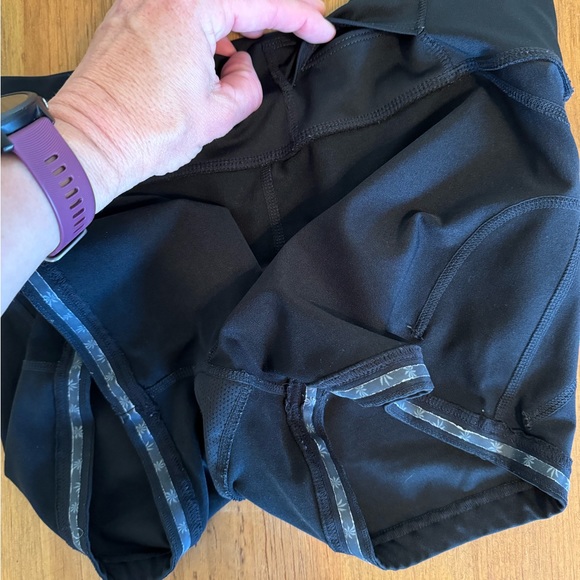 Short shorts! 😁 - Picture 4 of 6